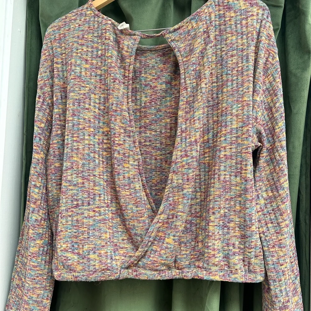 Daily Practice fit. Super soft and cozy. - Picture 6 of 13